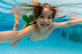 کودکان و شنا، چه وقت استخر ممنوع است؟