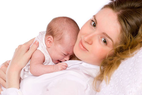 بغل کردن نوزادان و همه فوائد آن برای فرزند شما