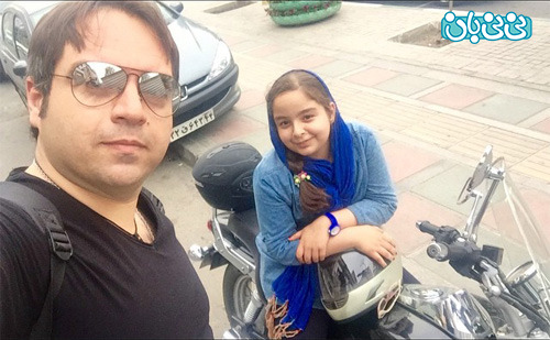 سلفی شهرام قائدی با دخترش و موتور سیکلت!