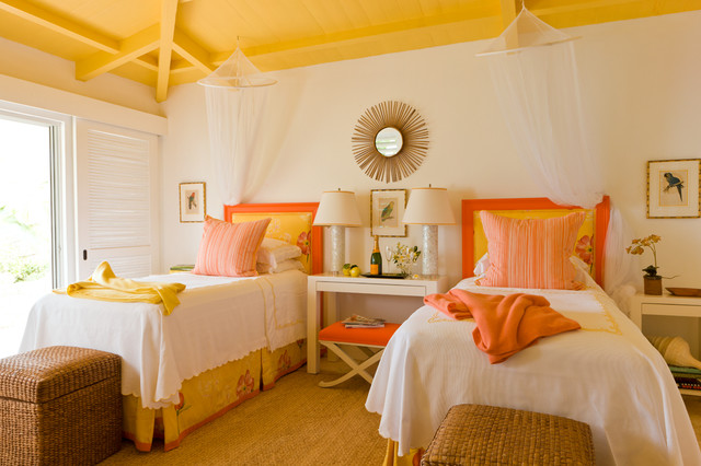 خانه‌ای به رنگ زرد و نارنجی و چیدمان اتاق ها