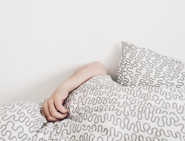 تنظیم ساعت خواب، ۱۴ توصیه‌ای که تجربه یک خواب عالی را فراهم می‌کند | چطور