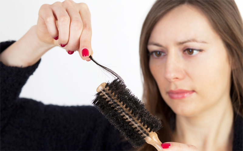 جلوگیری از ریزش مو به شیوه‌ خانگی | چطور