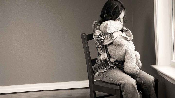 علائم افسردگی کودکان، تشخیص و روش‌هایی برای درمان آن