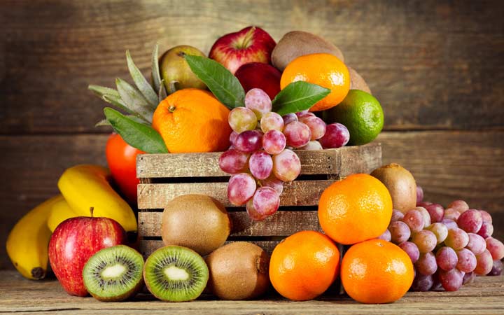 آیا بهتر است میوه‌ها و صیفی‌جات را با پوست مصرف کنیم؟ | چطور
