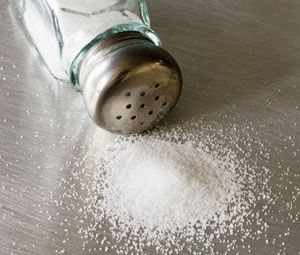 چند روش استفاده از نمک برای تمیزکاری