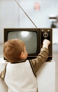 تماشای تلویزیون و نامنظمی خواب برای نوزاد و کودک