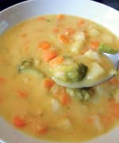 سوپ سبزیجات و پنیر چدار