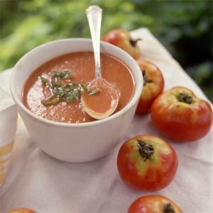 سوپ ریحان و گوجه‌فرنگی