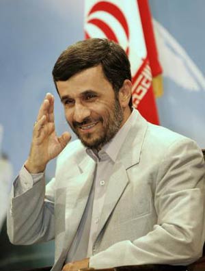 احمدی نژاد و هبه آبرو