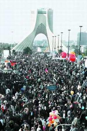 تجلی شگرف اراده و معنویت ملت مردم در آستانه سی امین بهار آزادی از انقلاب اسلامی می گویند