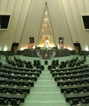 آیا مجلس هفتم در سیاست خارجی ایران فعال بود