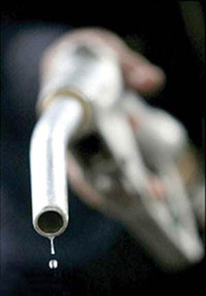 باز هم در مورد مشکلات سهمیه بندی بنزین