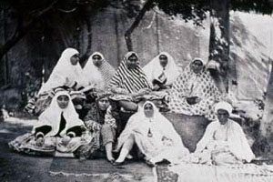 فعالیت سیاسی زنان در دوره قاجار چگونه بود