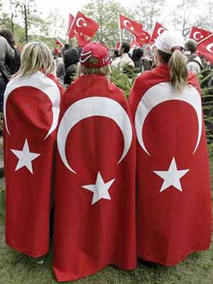 اعتراض شهری به دولت اسلام گرای ترکیه