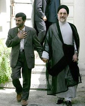 در مورد کاندیداتوری خاتمی و احمدی نژاد بیایند که چه کار کنند