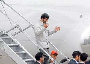 نقدی بر ۴۱ سفر خارجی احمدی نژاد