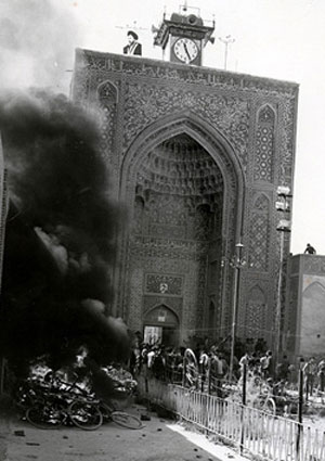 چگونه مسجد جامع کرمان را به آتش کشیدند