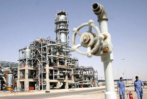 برنامه پنجم توسعه و نگاه به صنعت نفت