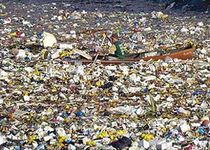پلاستیک ها جهان را می بلعند