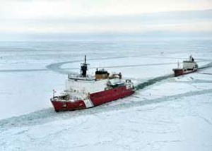 نفوذ به قطب شمال با یخ شکن اتمی
