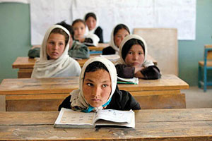 ایجاد محدودیت برای تحصیل مهاجران افغان به نفع کیست