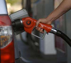تدبیر بنزین طلسم تحریم های اقتصادی را شکست