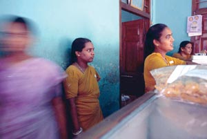 تجربه های زنان هند در تاسیس بانک