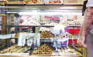 شیرینی های سنتی رمز موفقیت شیرینی فروشی ۸۱ساله
