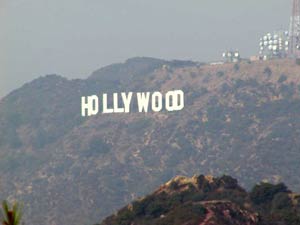 بررسی مولفه های تاثیرگذار در جهانی شدن سینمای هالیوود