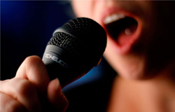 وقتی از مادرت قهر می کنی خواننده نشو