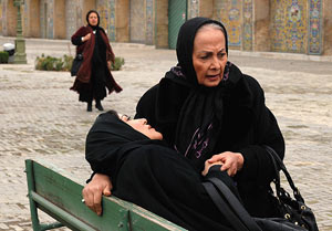 نگاهی به دو فیلم «چراغ قرمز» و «طهران, تهران»