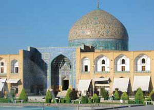 معماری اسلامی بازتابی از هنرهای متنوع
