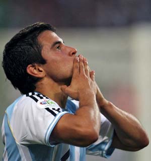 ساویولا مارادونا با فوتبالش آرژانتین را به نقشه جهان اضافه کرد