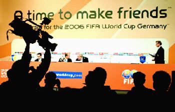 جام جهانی ۲۰۰۶ شكاف برداشته است