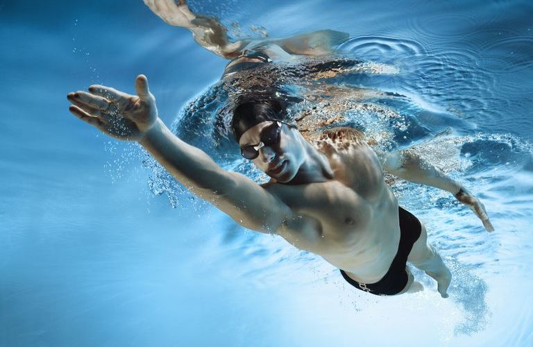 شنا برای لاغری لاغری و تناسب اندام با شنا کردن