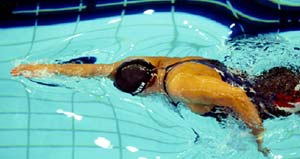 تاثیر شنا بر کاهش وزن مبتلایان به آرتروز
