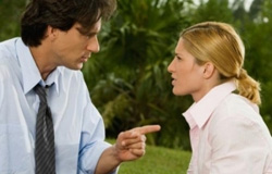 ۱۱ کلمه ای که نباید به همسرتان بگویید