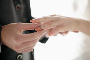 چطور رابطه ای را که در دوره ی نامزدی دارید به ازدواج ختم کنید
