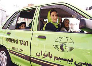 بانوان تاکسی دار هزینه زیاد و درآمد کم