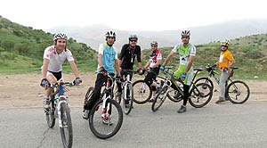 دوچرخه سواری در طبیعت بی نظیر کردستان