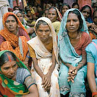 زنان,شکار هیولای فقر