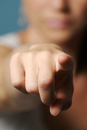حرف زور یعنی انگشت اشاره