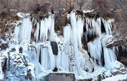 آبشارهای یخی فرصتی برای سفر و سرمایه گذاری