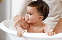 چگونه نوزاد را حمام کنیم