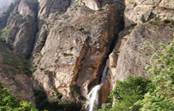 آبشار شاهاندشت آمیزه ای از تاریخ و هیجان