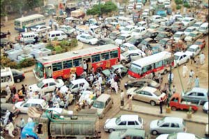 کراچی شهر ترافیک, آلودگی و ازدحام