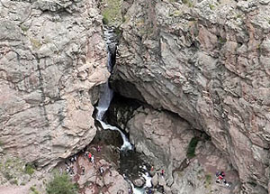آبشاری کبود به نام کرکبود