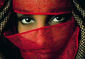 به بهانه آزادی حجاب را زیر پا می گذارند