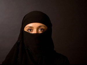 علل پیدا شدن حجاب از منظر مخالفین