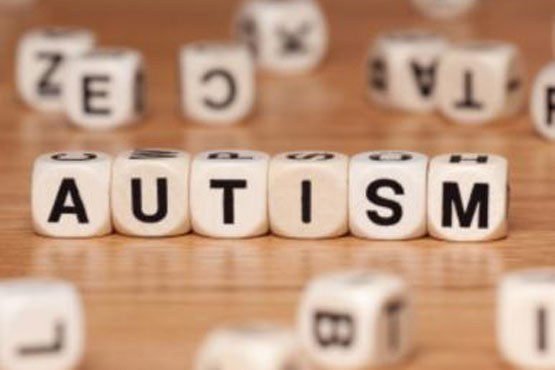 اوتیسم,علائم و عواض آن بیماری یا یک ناهنجاری